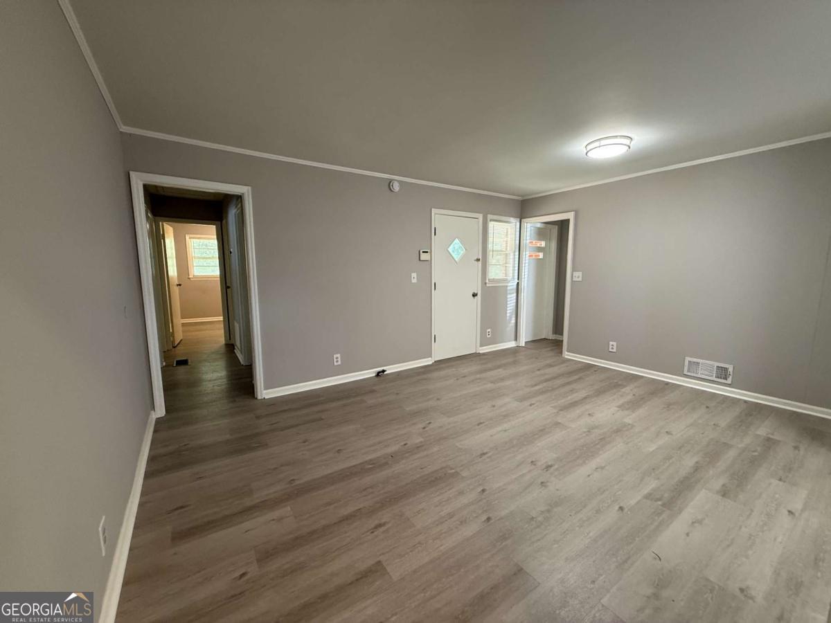 1547 Mountain View CIR NW