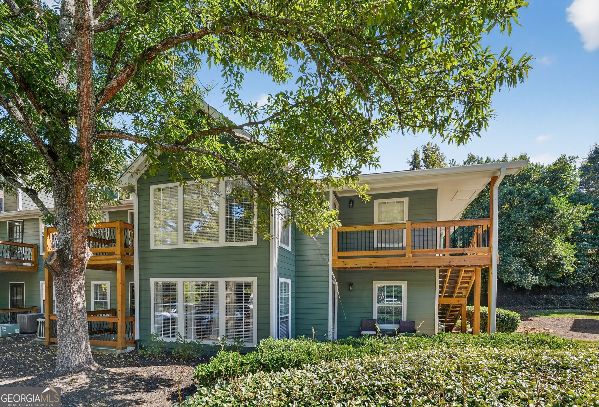202 Berkeley Woods DR