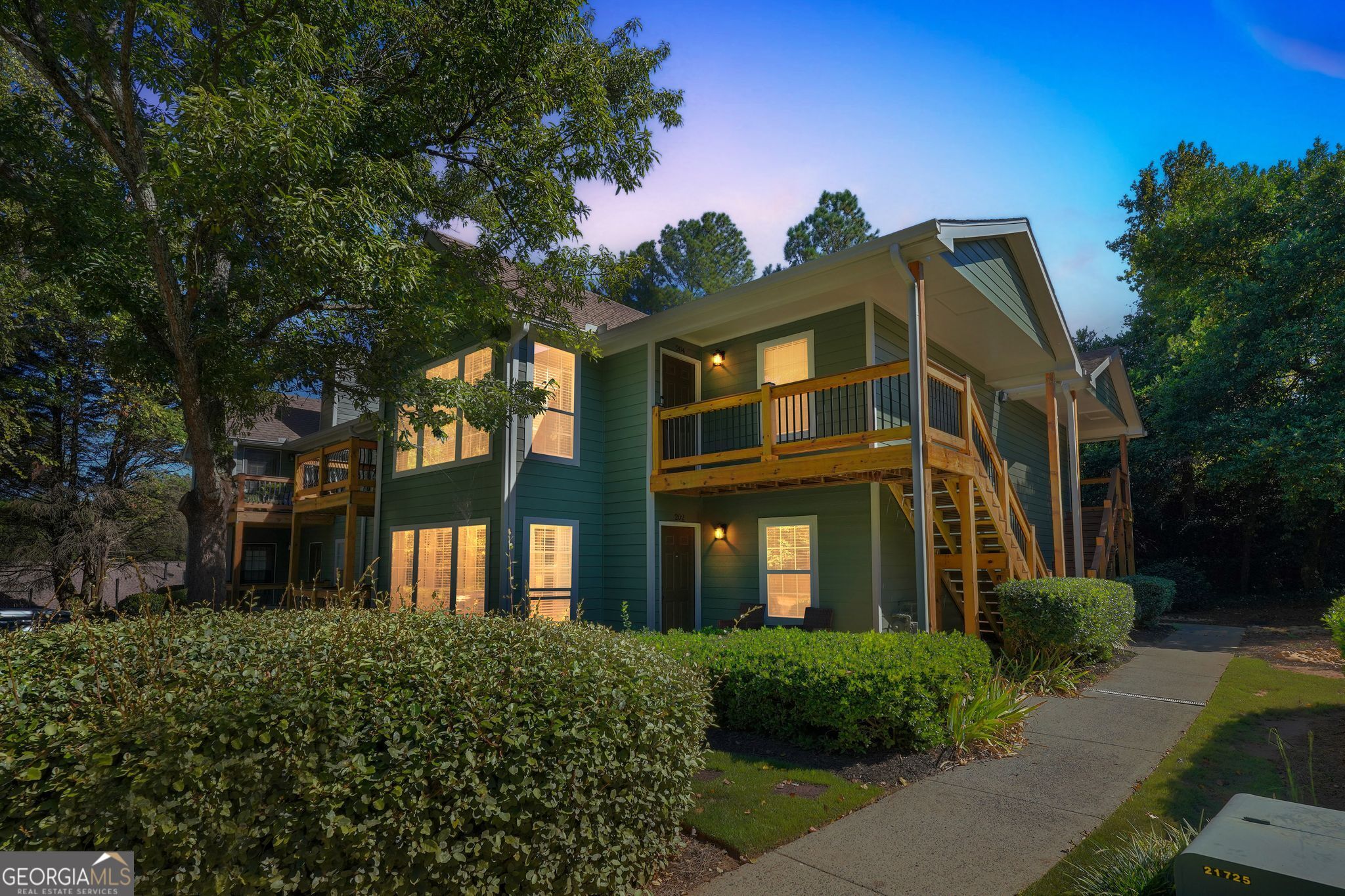 202 Berkeley Woods DR