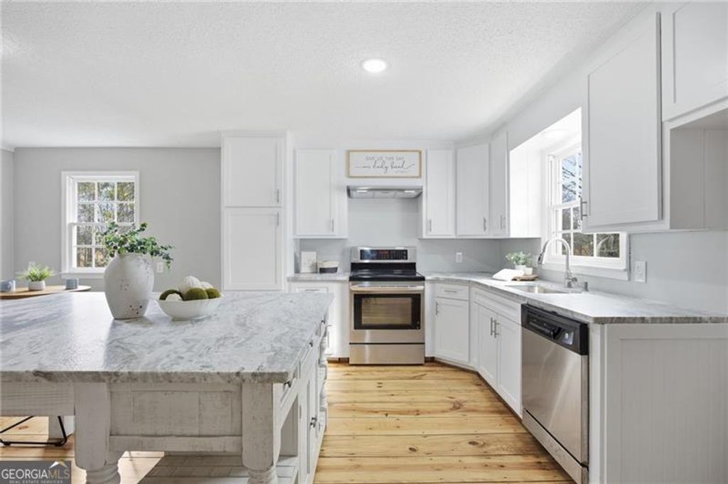 Photo of 4002 Joe Frank Harris Parkway NW, Cartersville, GA 30120 (MLS # 10672617)