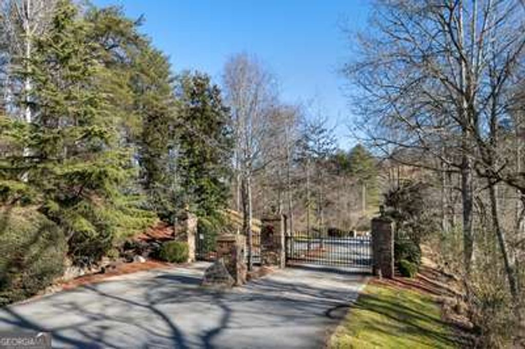 Photo of 405 Lola Drive, Blairsville, GA 30512 (MLS # 10658884)