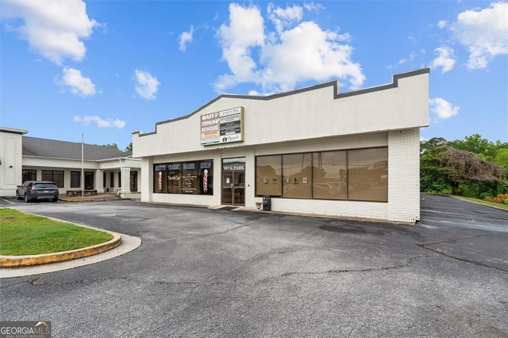 907 S Park St, Carrollton, GA 30117