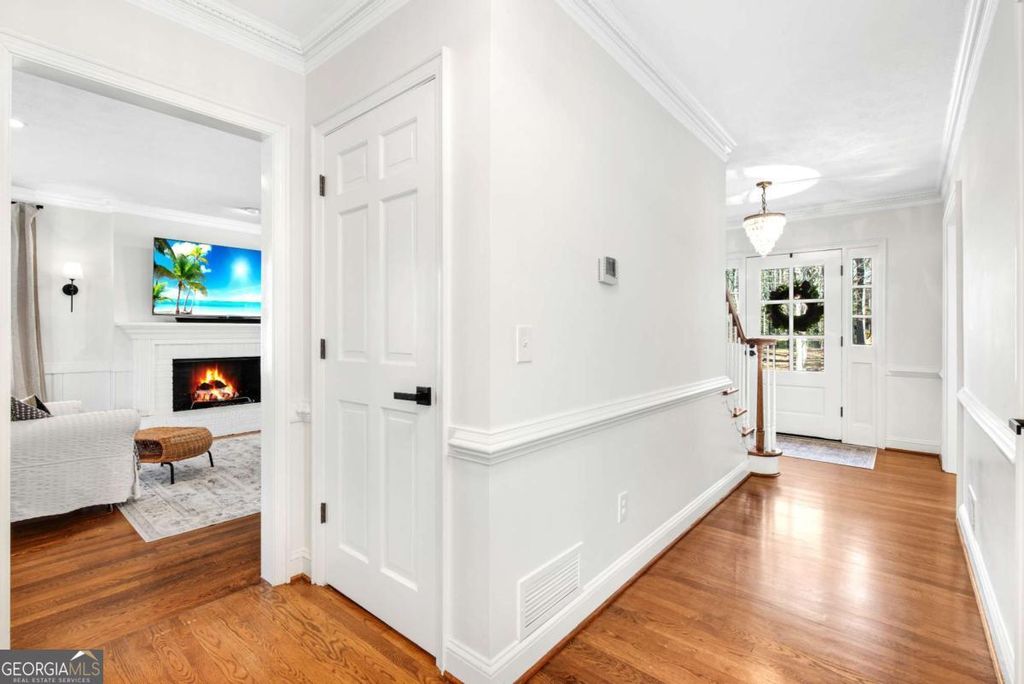 Photo of 1751 E Bank Drive, Marietta, GA 30068 (MLS # 10685871)