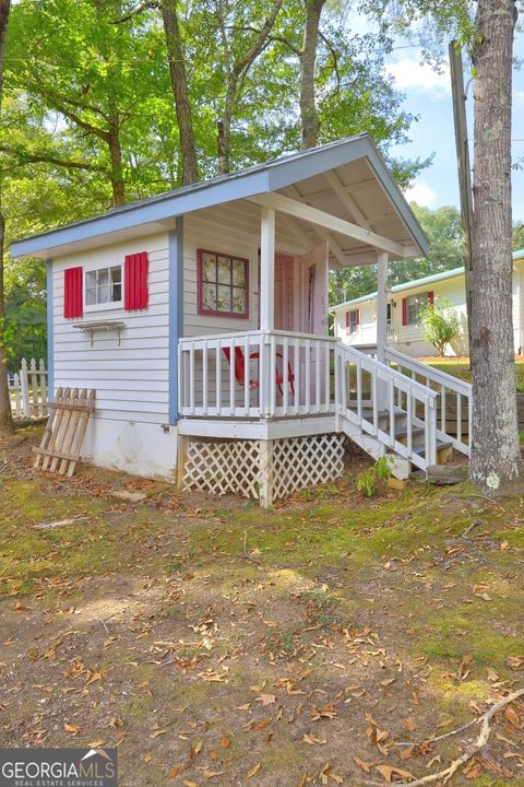 A home in Barnesville