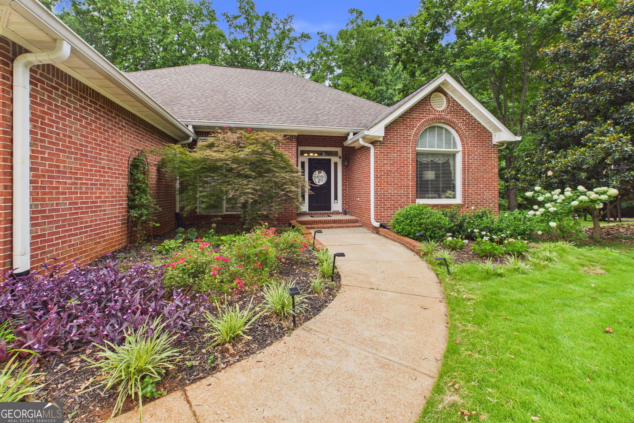 5007 Lakeridge Close