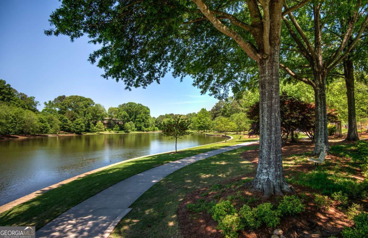310 Clear Creek CT