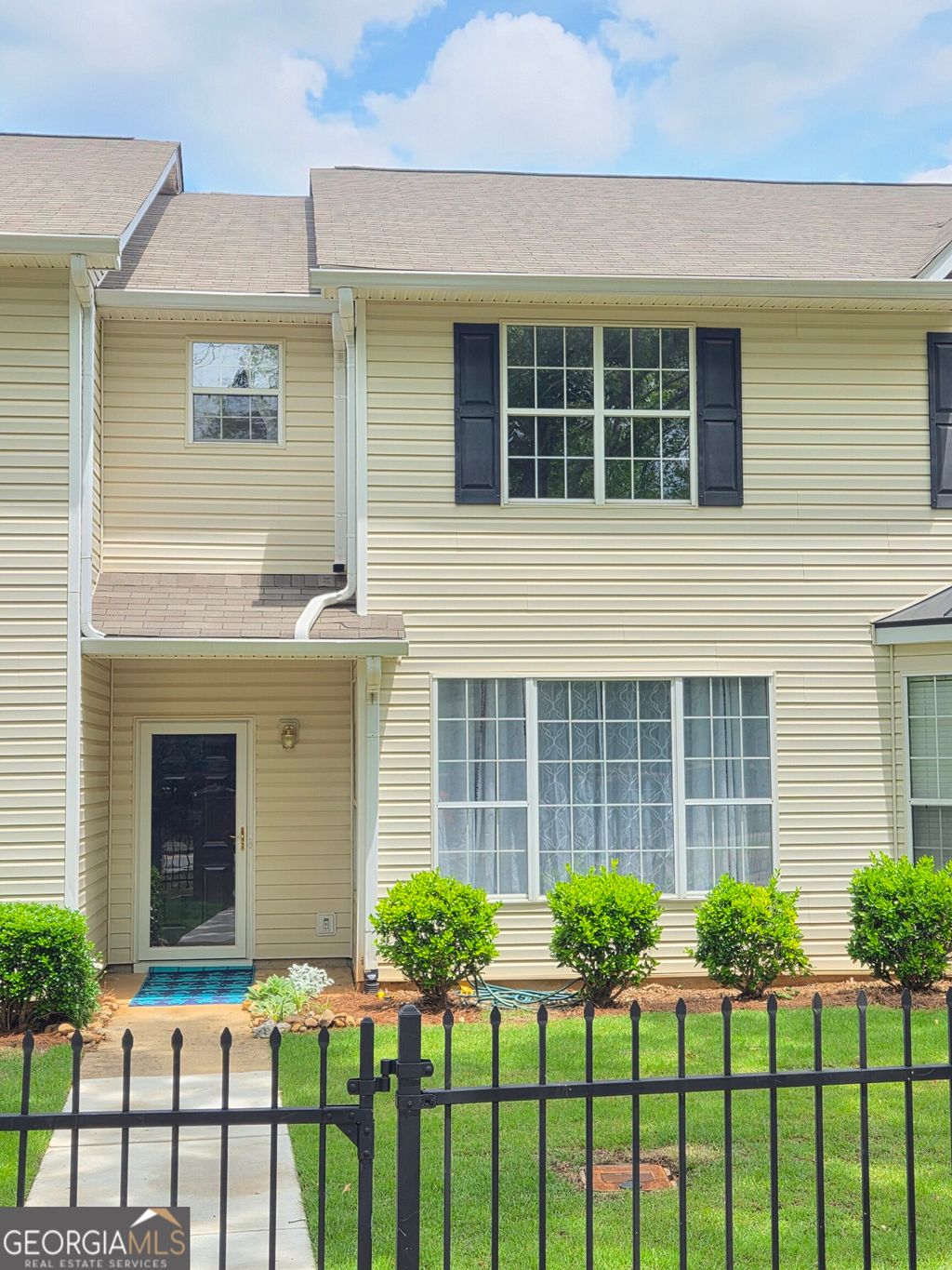Photo of 353 Smokewood Way, Newnan, GA 30263 (MLS # 10762958)