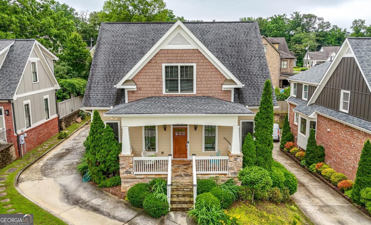 1122 Parkview PL