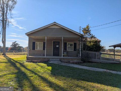 Photo of 240 Benedict Loop, Cedartown, GA 30125 (MLS # 10656222)