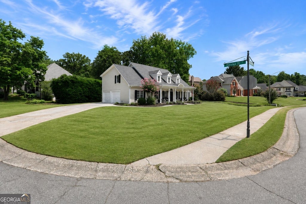 Photo of 2564 Chestea Drive NE, Marietta, GA 30066 (MLS # 10820751)