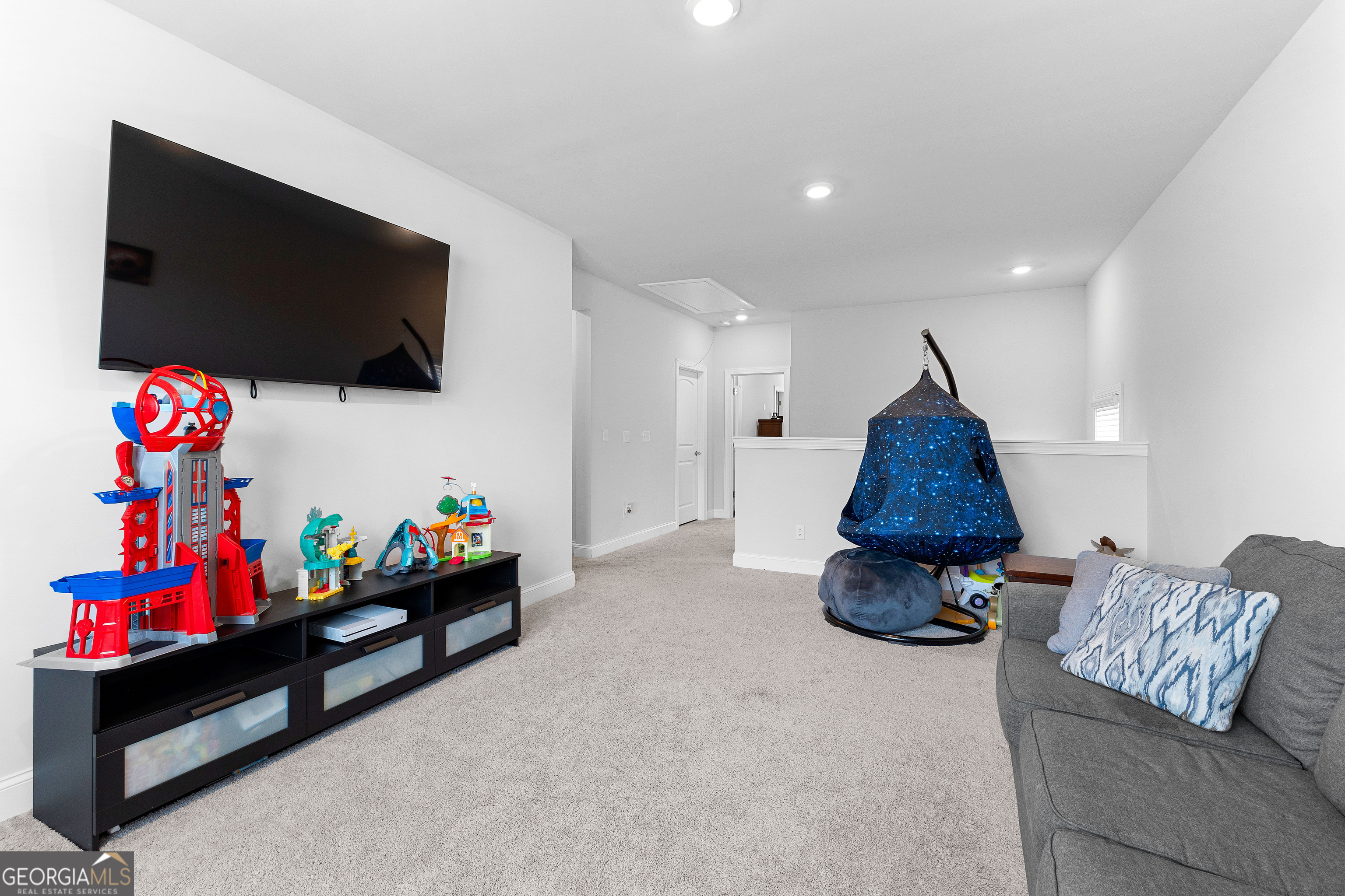 Peachtree City, Georgia 30269, United States, 5 Bedrooms Bedrooms, ,3 BathroomsBathrooms,Residential,Active,136195