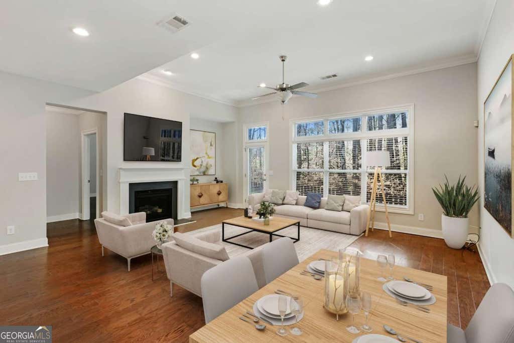 Photo of 1536 Habershal Road NW, Atlanta, GA 30318 (MLS # 10787108)