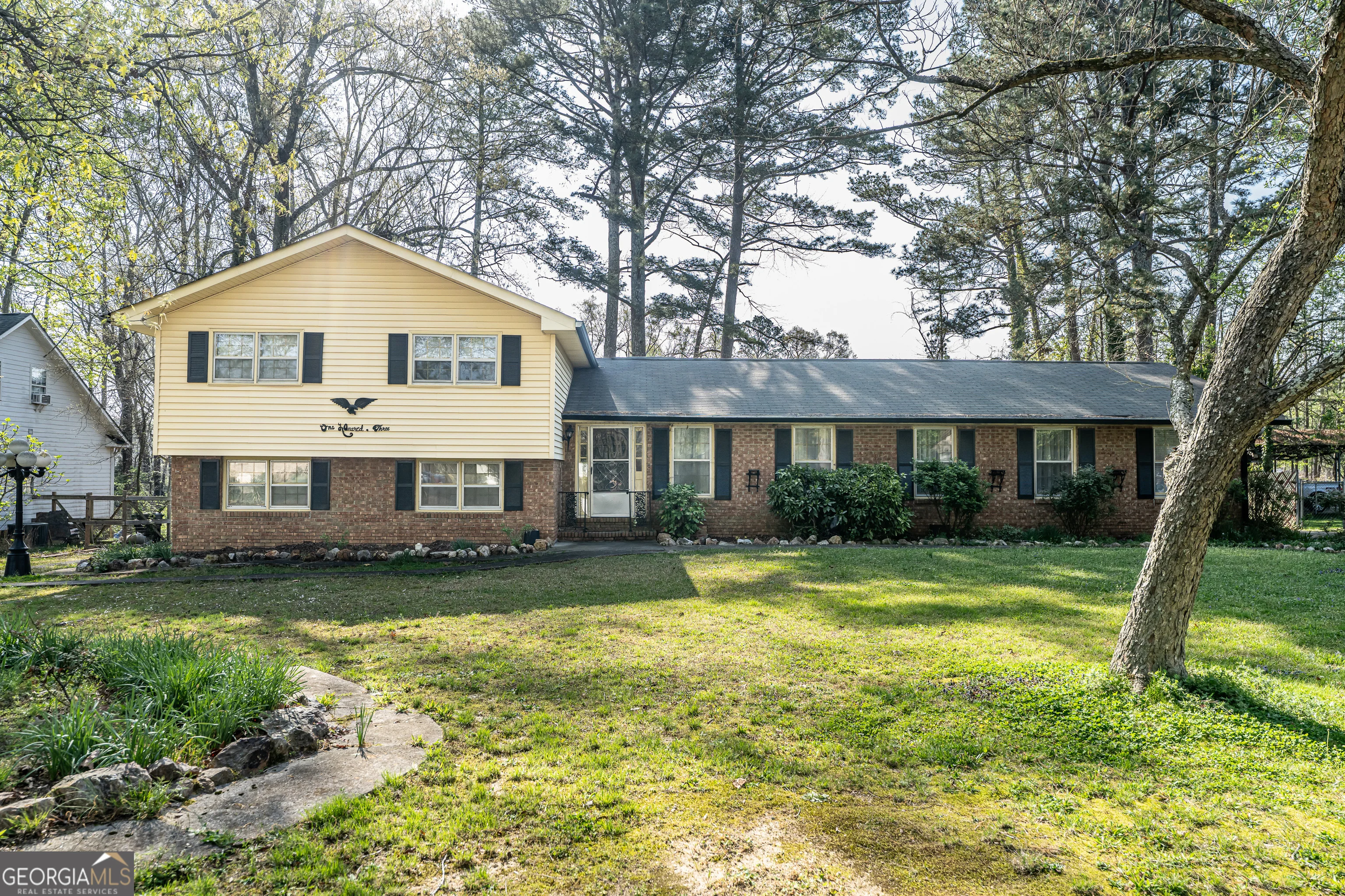 103 Rolling Oaks Drive NW