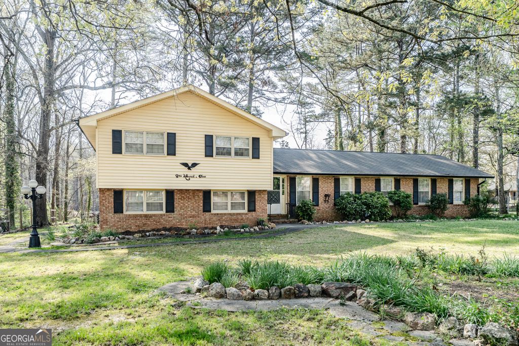 Photo of 103 Rolling Oaks Drive NW, Rome, GA 30165 (MLS # 10726509)
