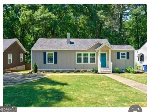 Photo of 2032 North Avenue NW, Atlanta, GA 30318 (MLS # 10629883)