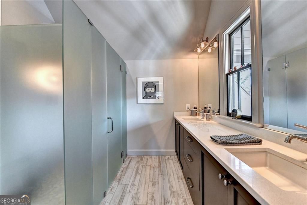 Alpharetta, Georgia 30009, United States, 3 Bedrooms Bedrooms, ,4 BathroomsBathrooms,Residential,Active,158757