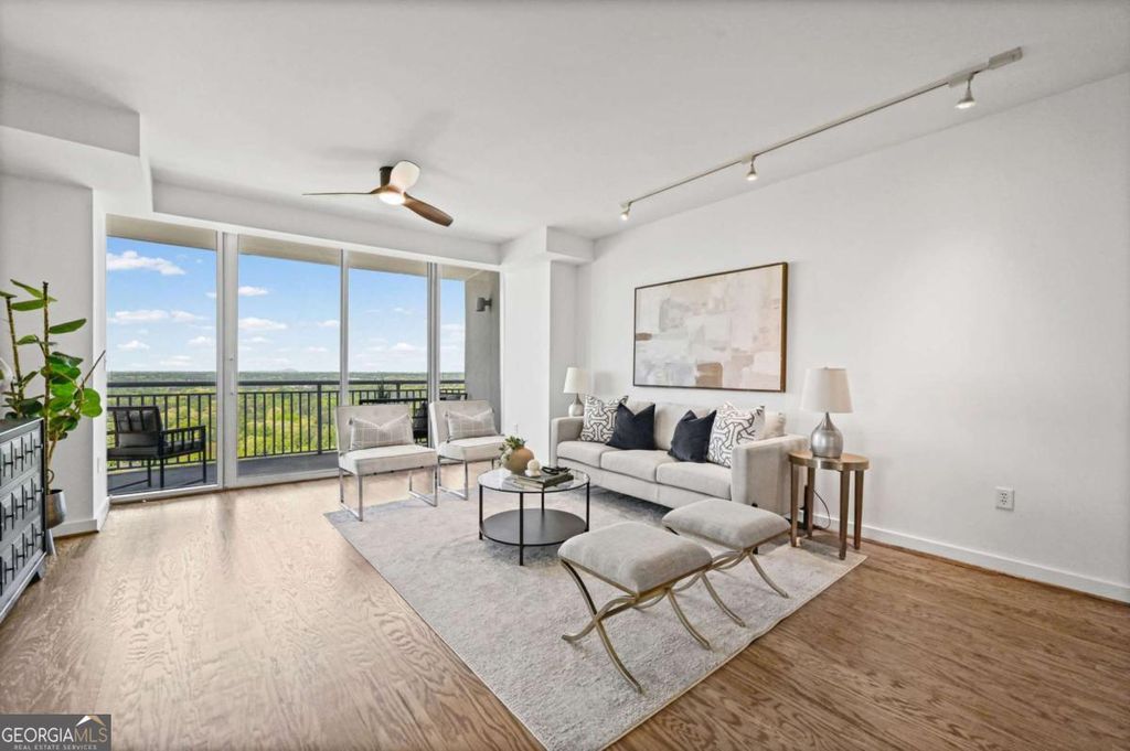 Photo of 3338 Peachtree Road NE #2702, Atlanta, GA 30326 (MLS # 10731271)