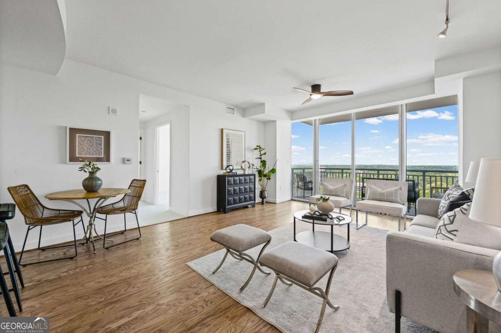 Photo of 3338 Peachtree Road NE #2702, Atlanta, GA 30326 (MLS # 10731271)