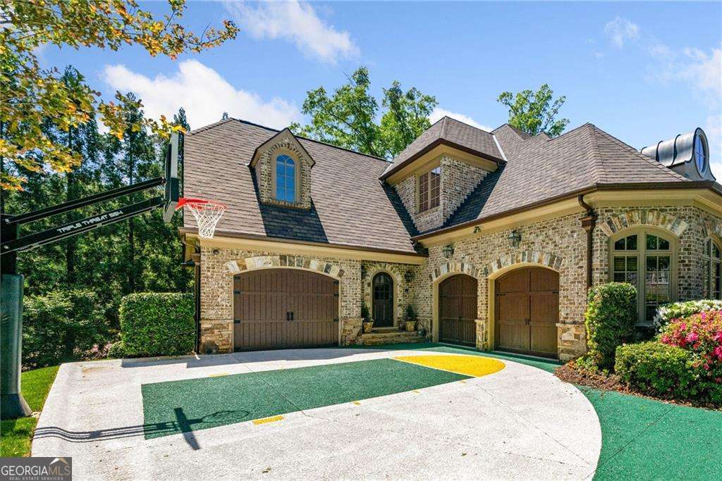 841 Camden Park CT NE