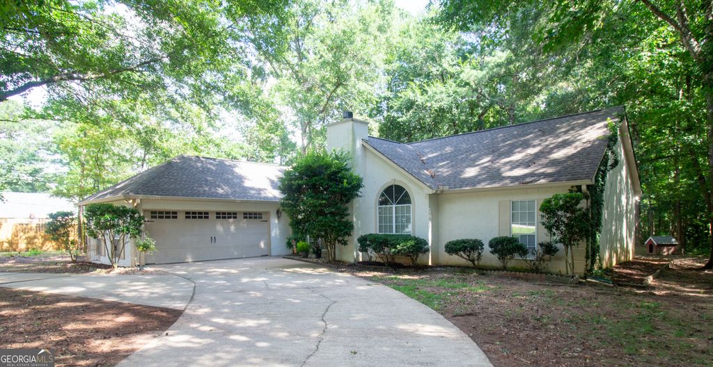 Photo of 151 Greenbriar Trail, Lagrange, GA 30241 (MLS # 10804154)