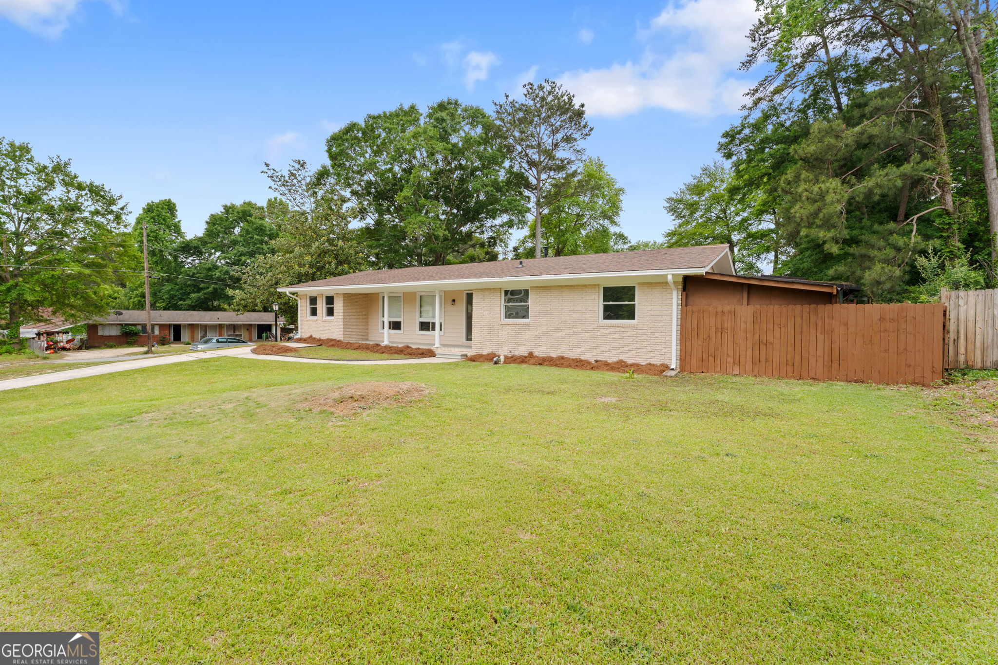 6463 Maddox RD