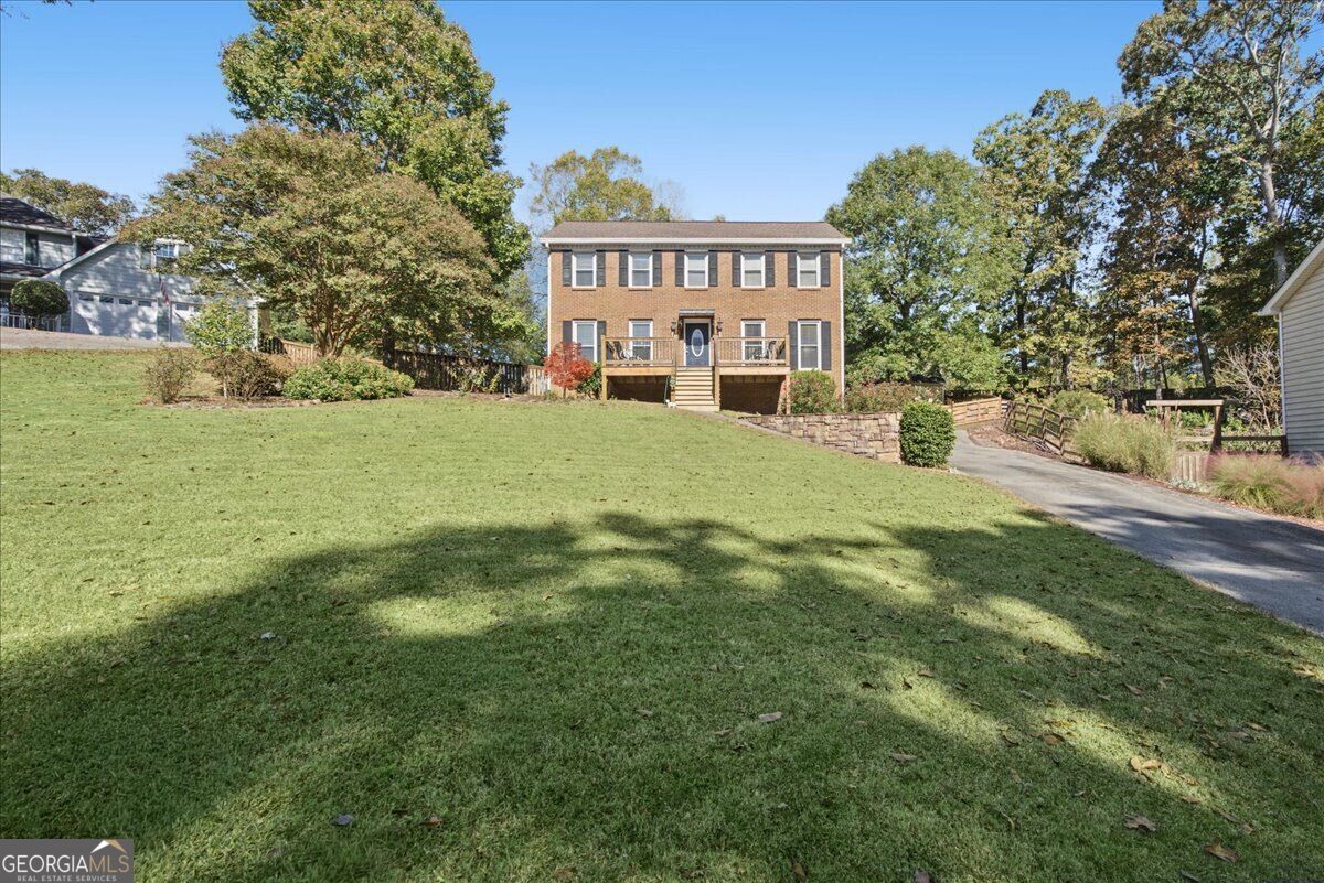 1765 Apple BLVD