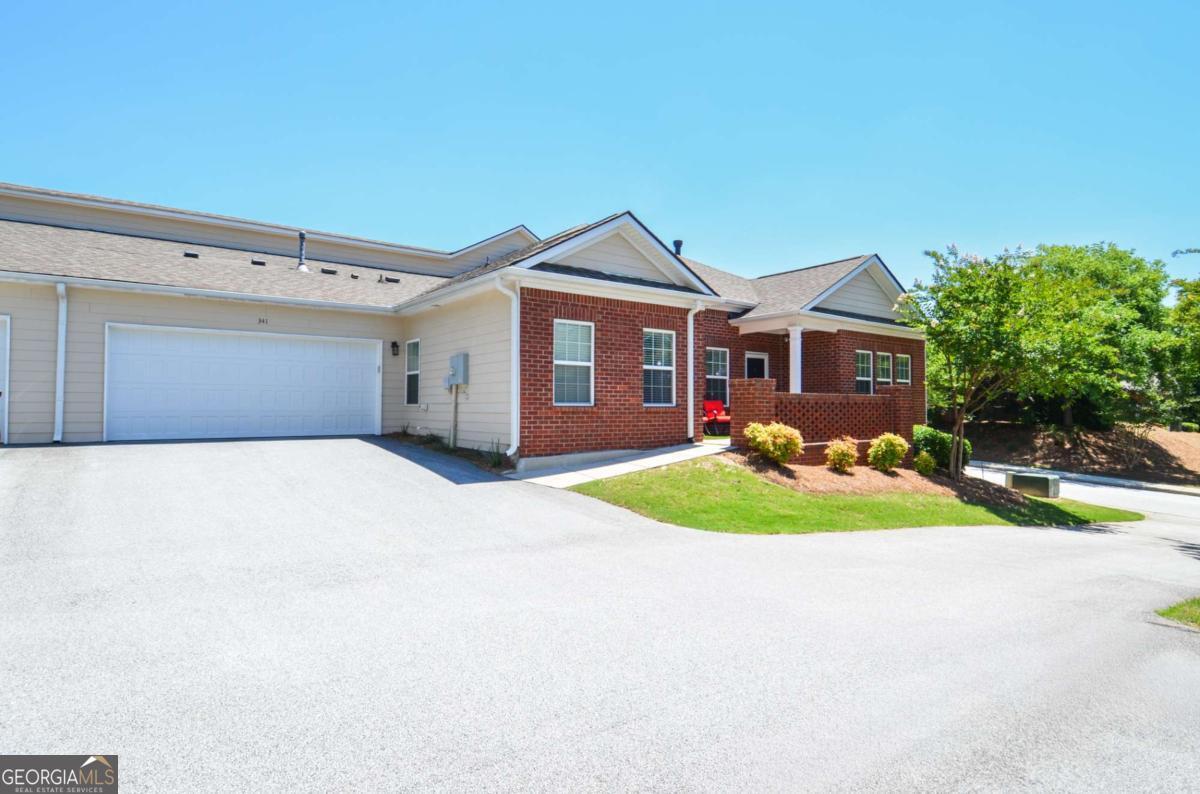 341 Villa Park CIR