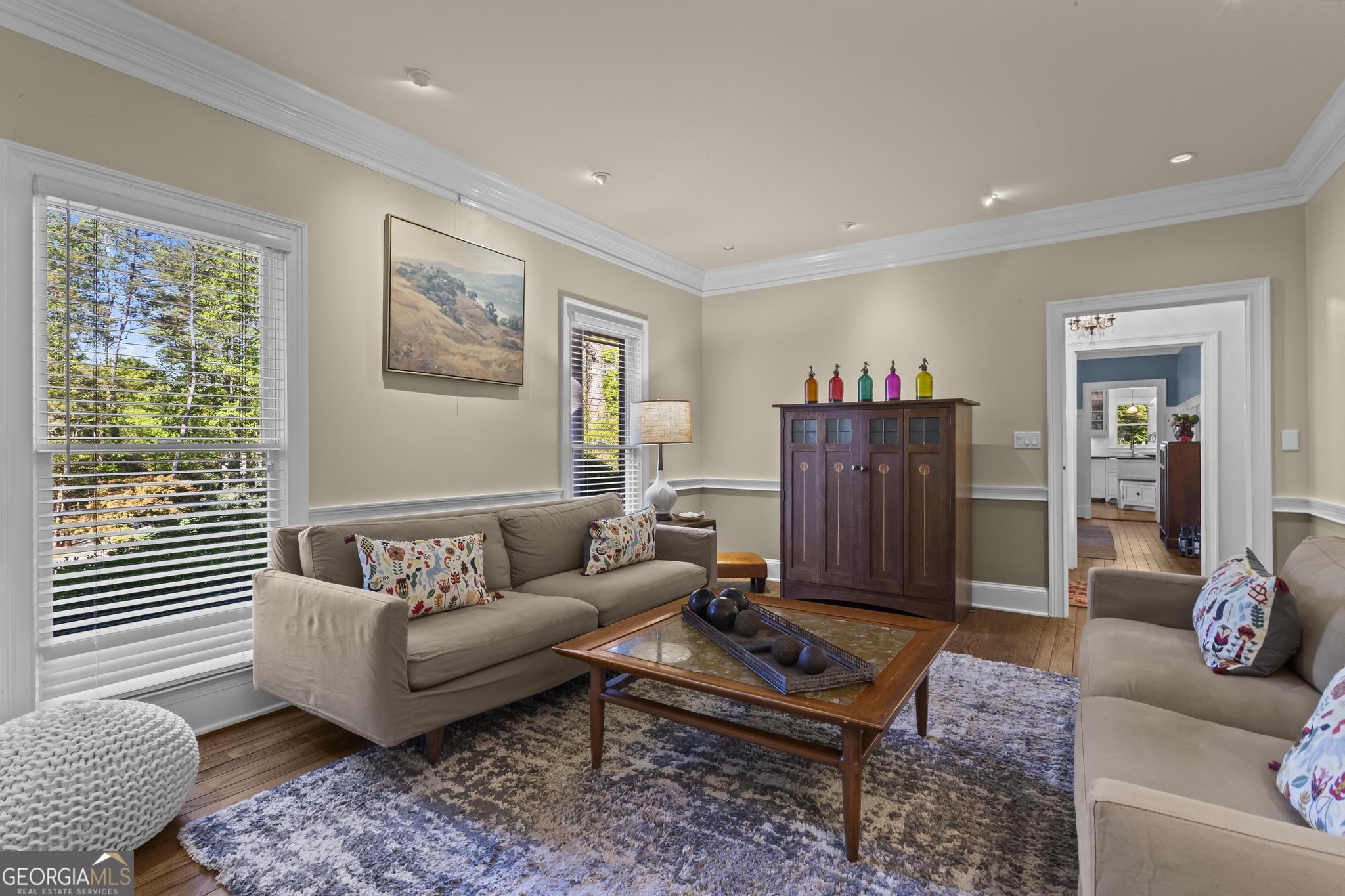 104 Lakeshore CIR NE