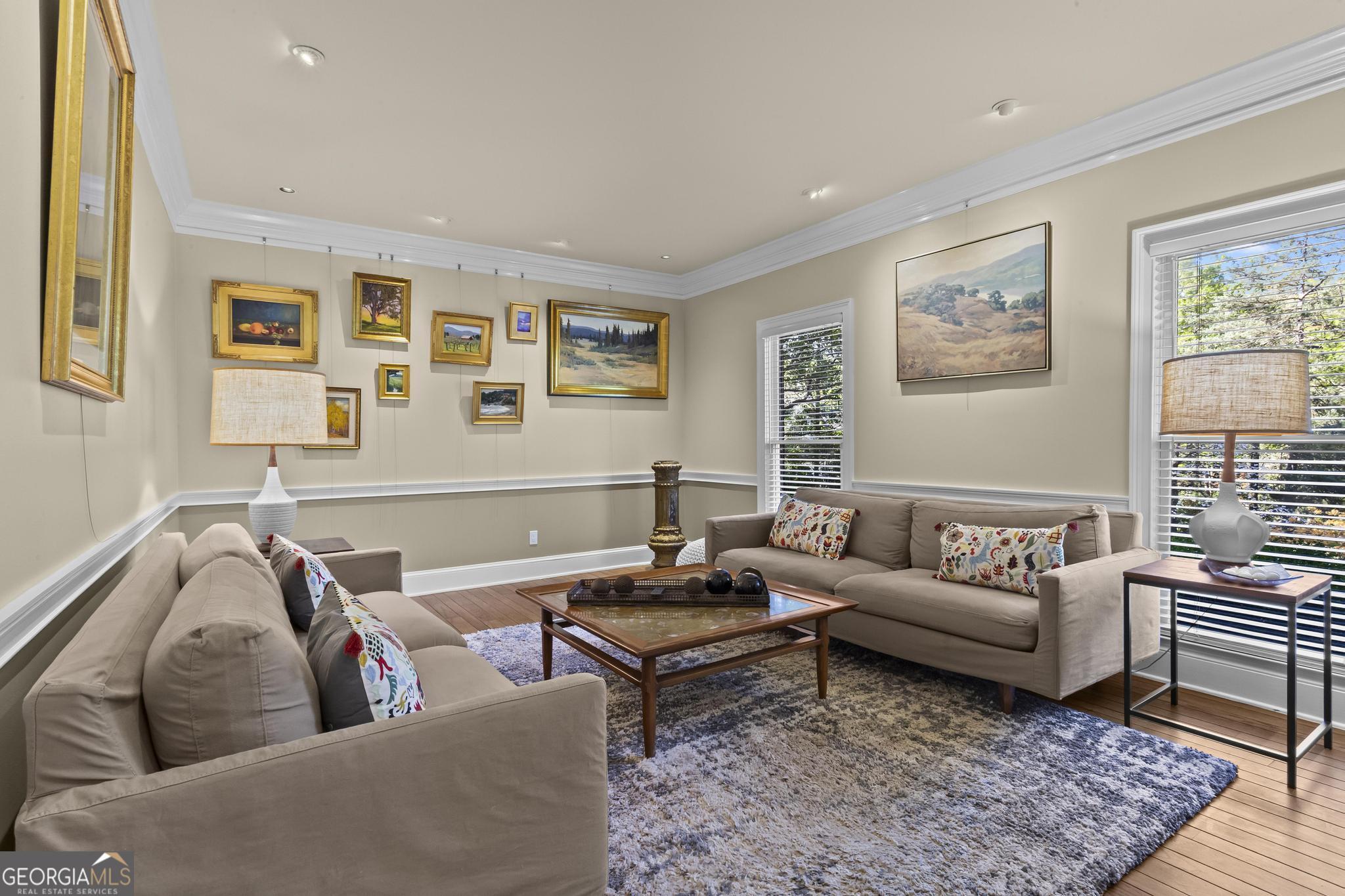 104 Lakeshore CIR NE