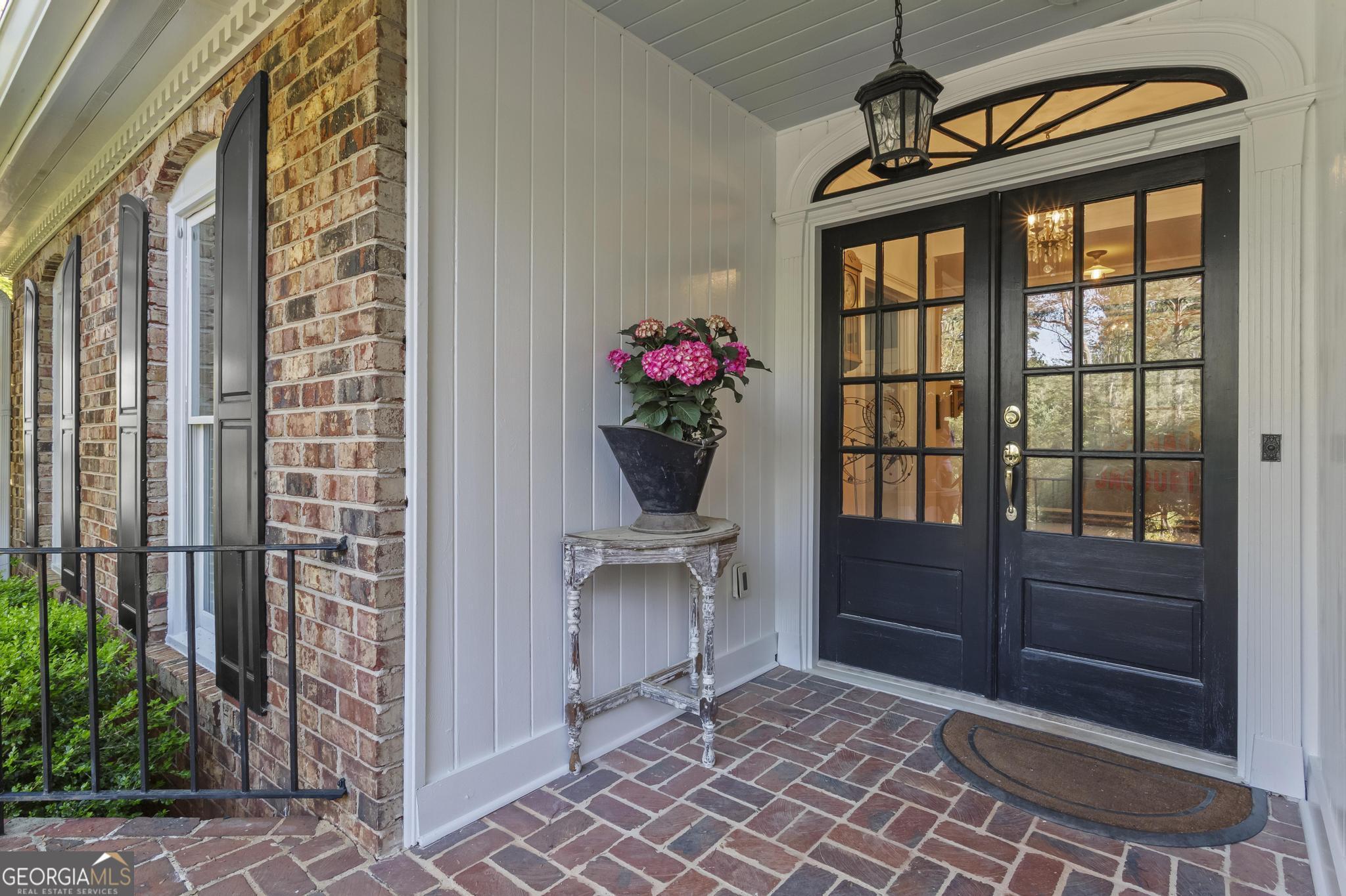 104 Lakeshore CIR NE