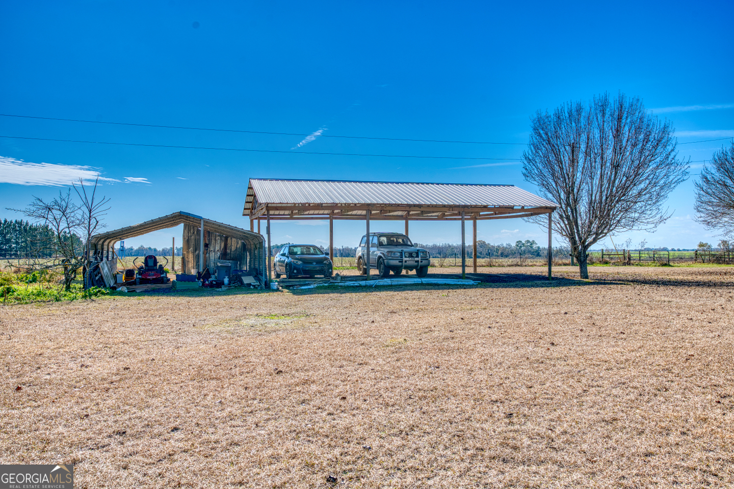 441 Weaver RD