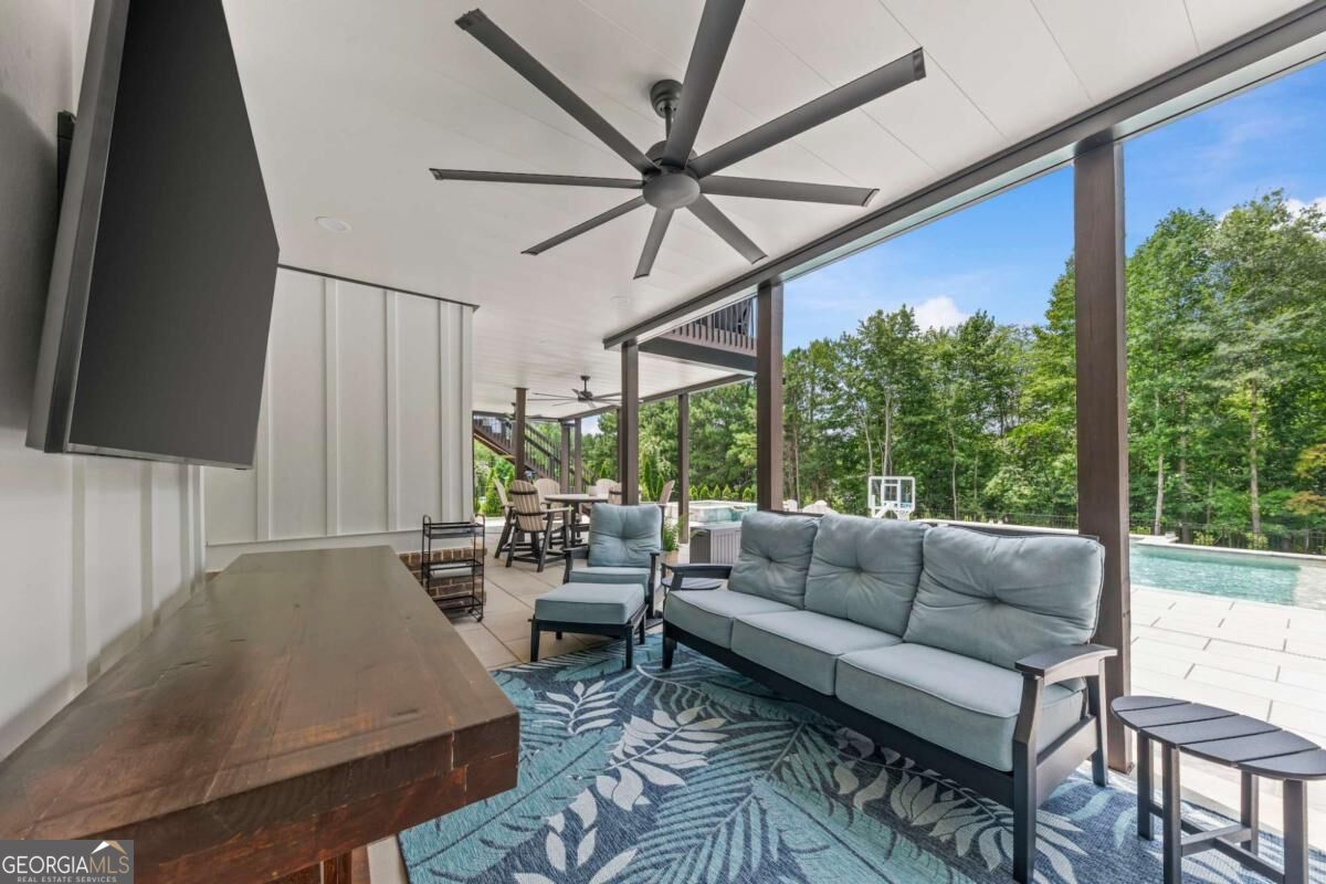 2218 Shoal Creek RD