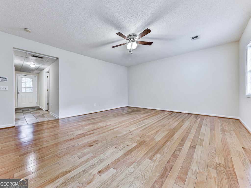 Woodstock, Georgia 30189, United States, 4 Bedrooms Bedrooms, ,3 BathroomsBathrooms,Residential,Active,192193