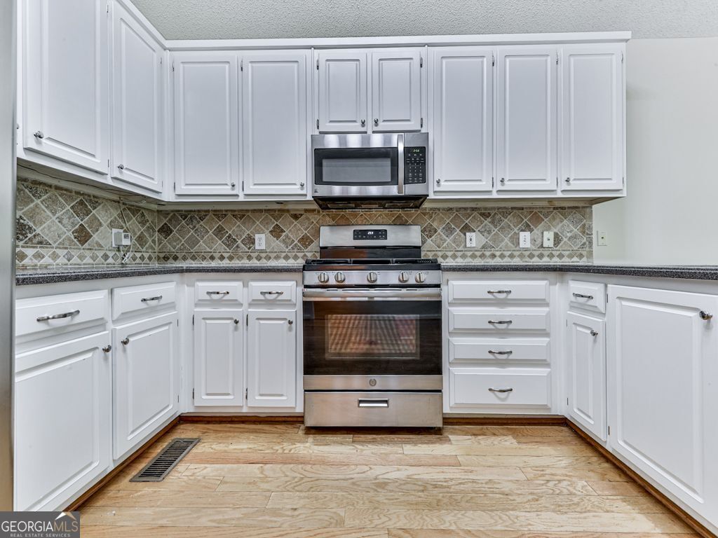 Woodstock, Georgia 30189, United States, 4 Bedrooms Bedrooms, ,3 BathroomsBathrooms,Residential,Active,192193