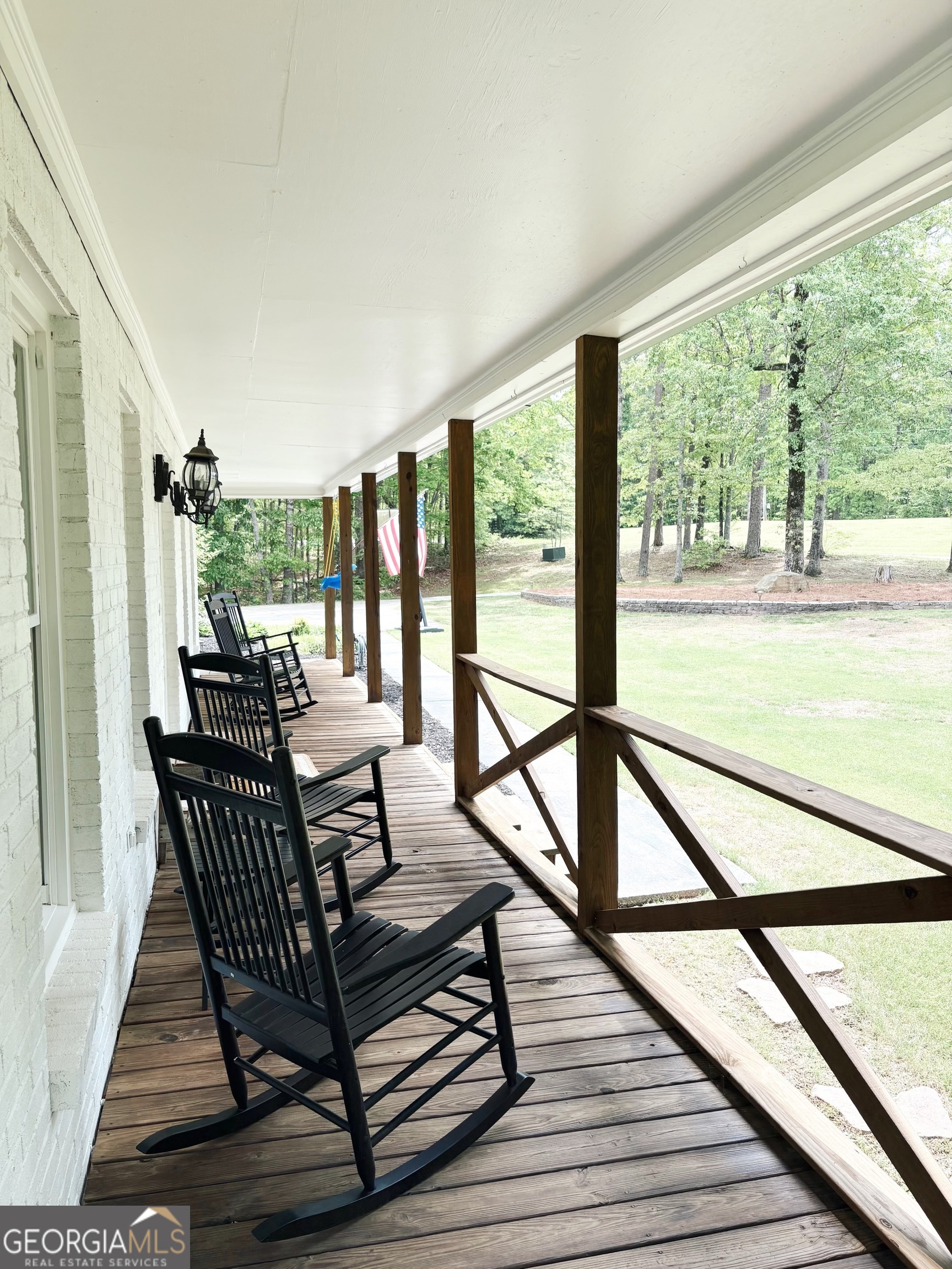 1557 Highway 136 E