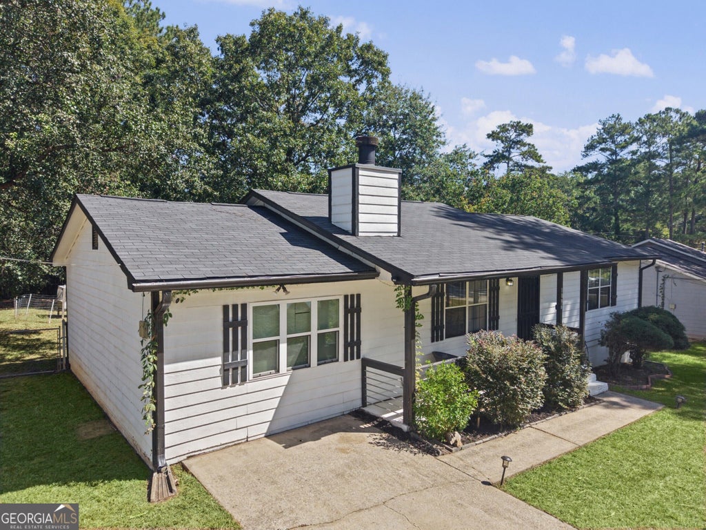 Photo of 1096 Greendale Lane, Jonesboro, GA 30238 (MLS # 10866457)