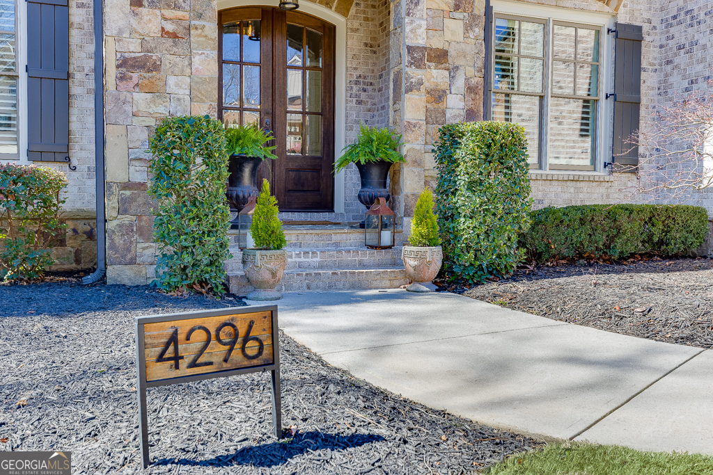 4296 Alba LN