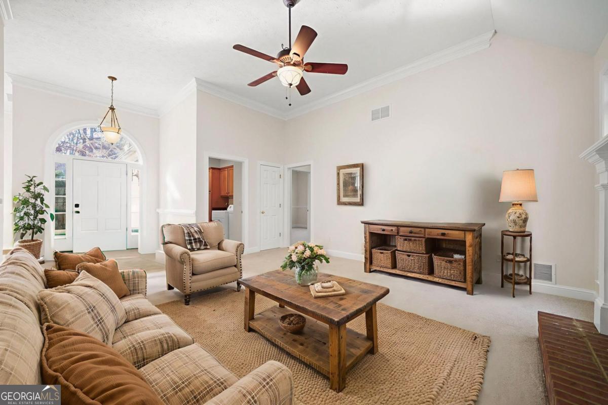 82 Thornwood CT