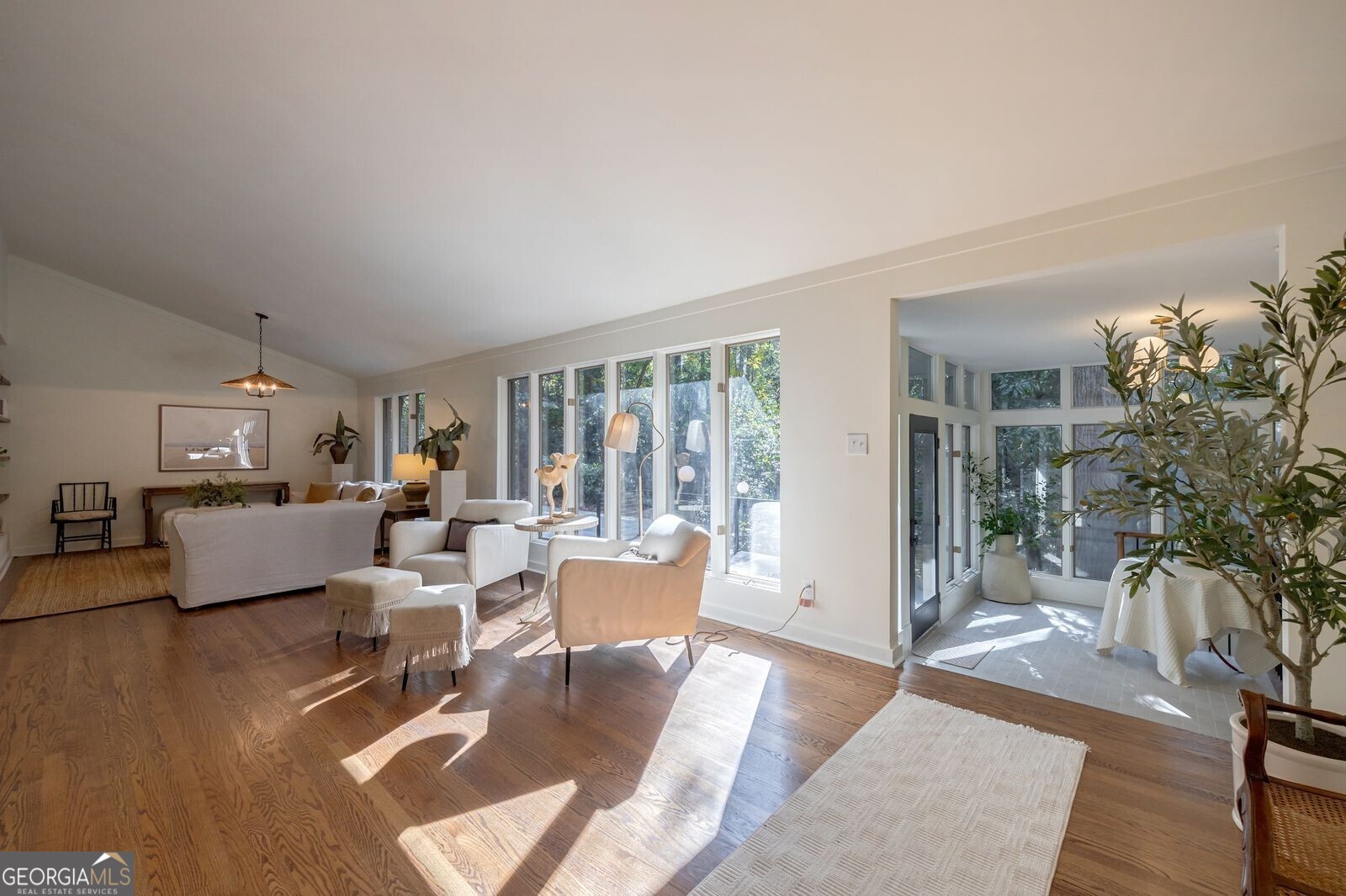 922 Barton Woods RD NE