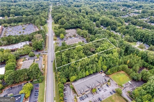 1270 UPPER HEMBREE RD, ROSWELL, GA 30076 - Image 27faee2e2a366ad55d4994ba48a62bd3/3930315804