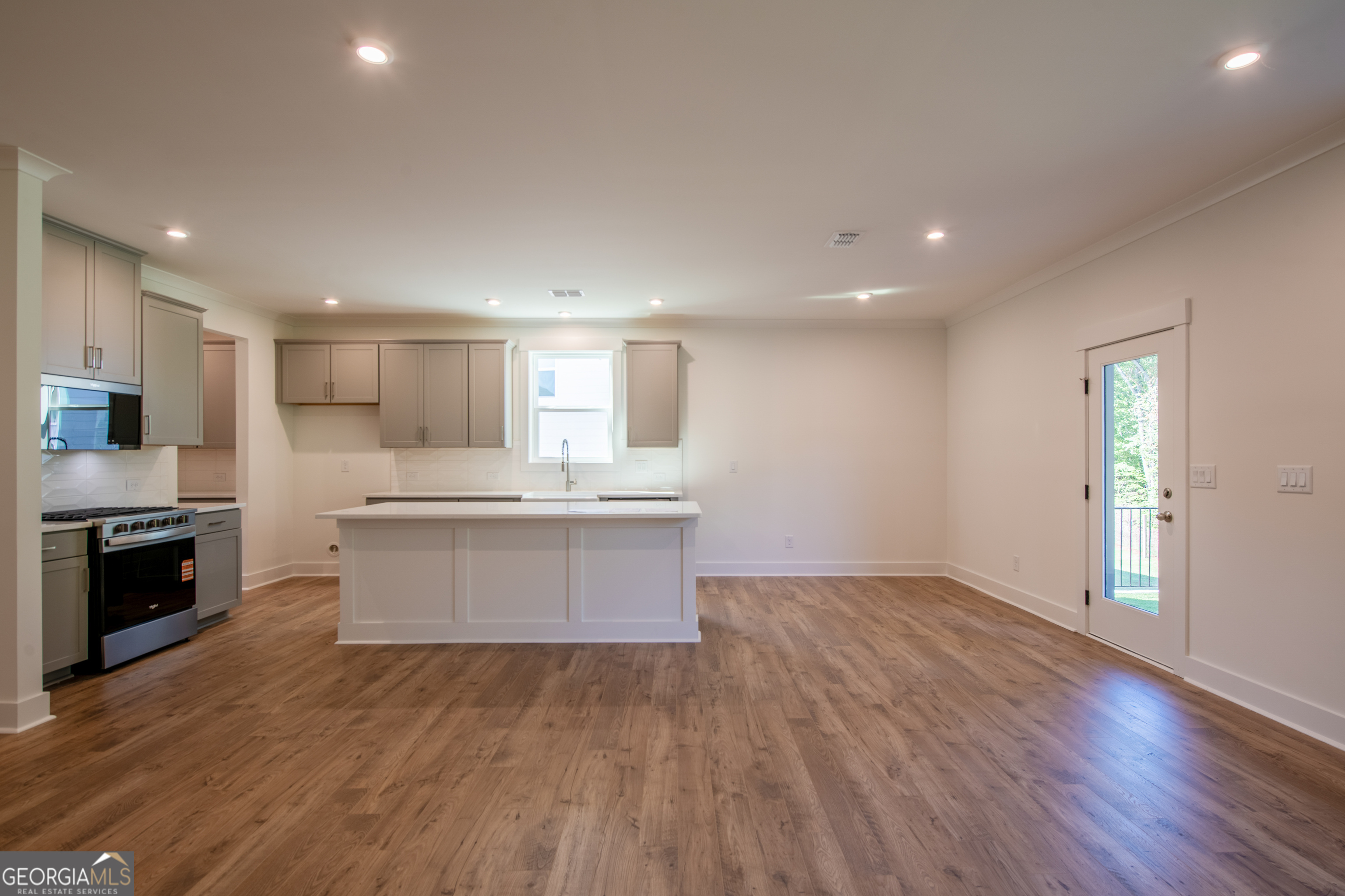 129 Henley ST 67