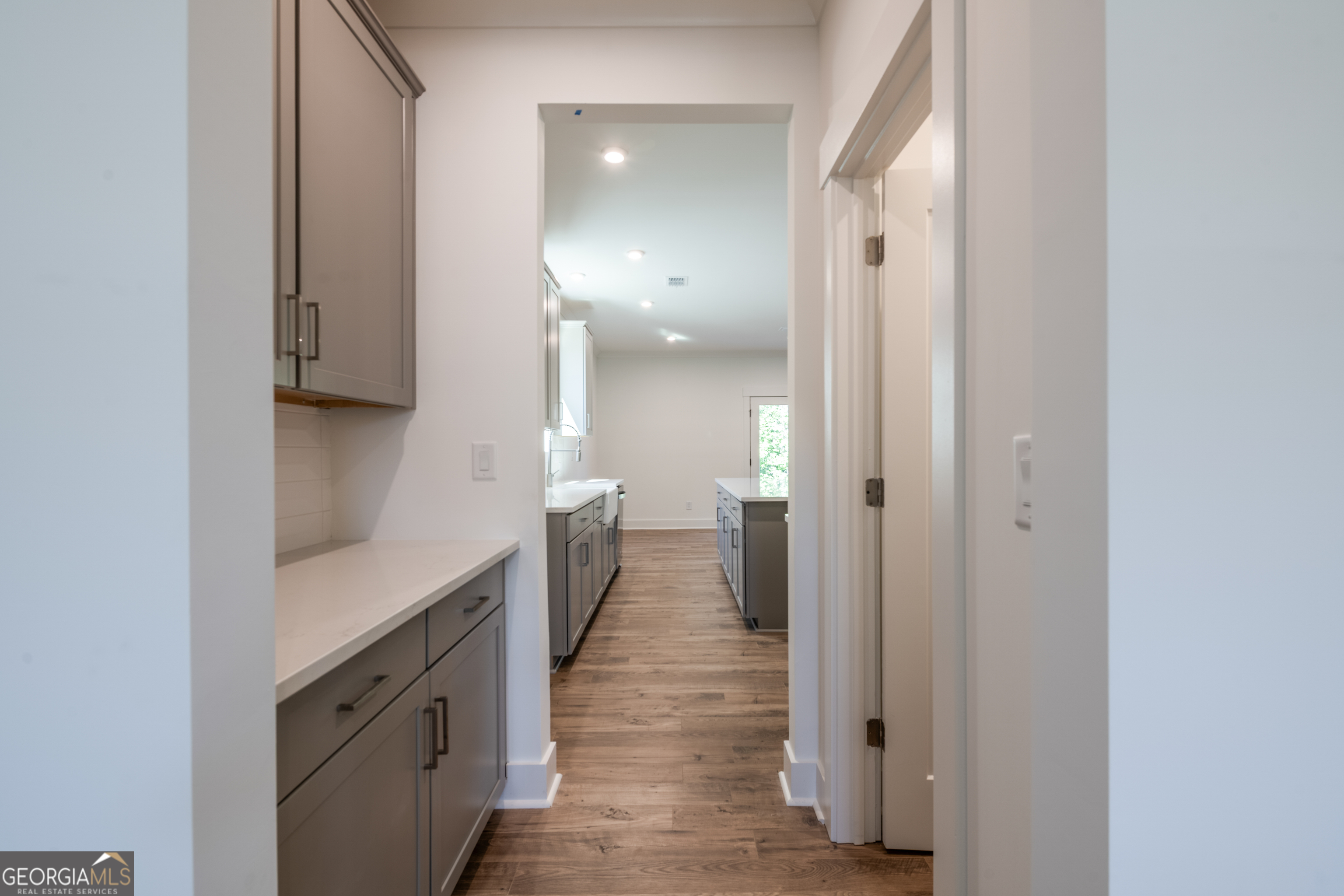 129 Henley ST 67