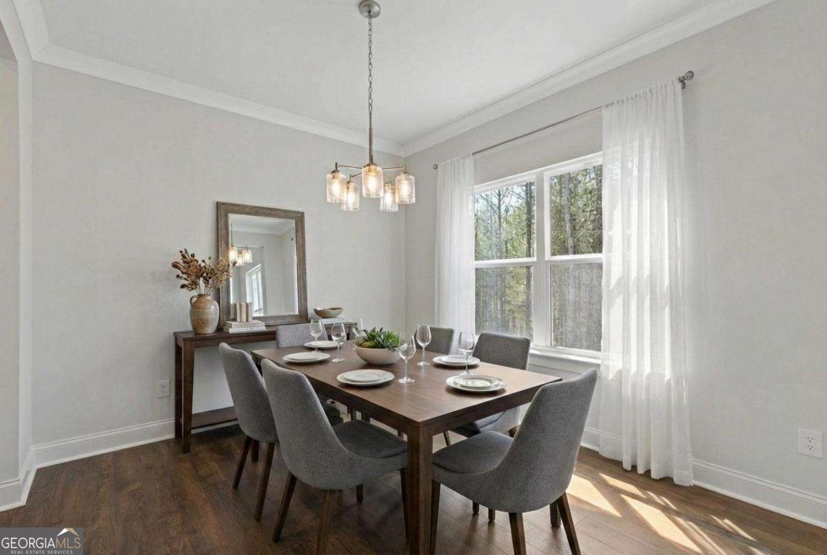 457 Principal Meridian DR