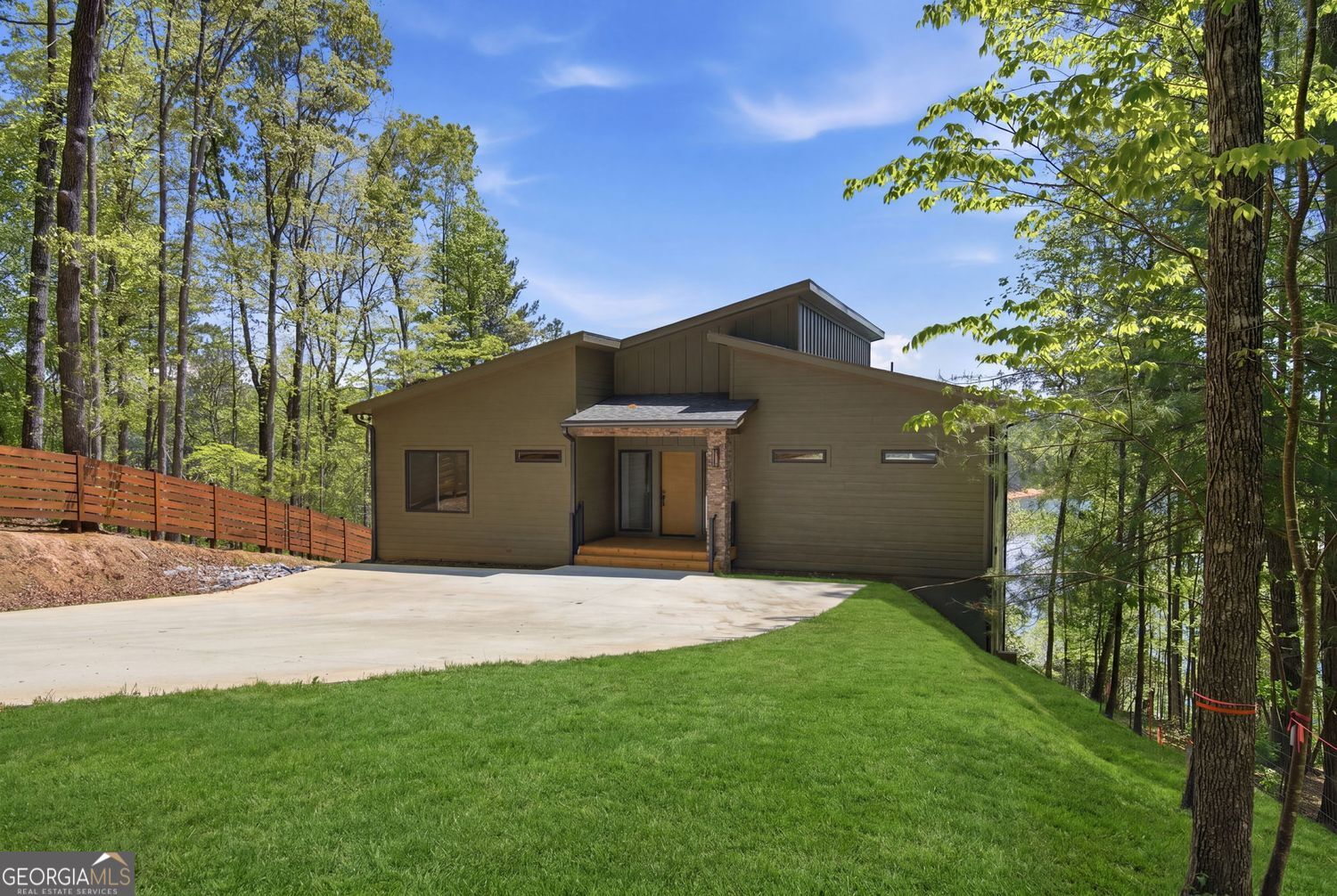 11 Falcon Drive