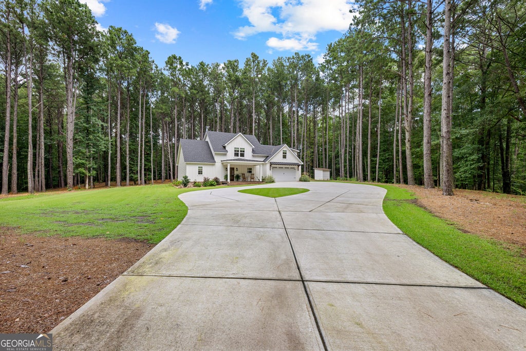 Photo of 184 Trammell Road, Fayetteville, GA 30214 (MLS # 10842697)