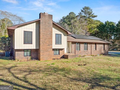 Photo of 588 Estatohe Circle, Toccoa, GA 30577 (MLS # 10673555)