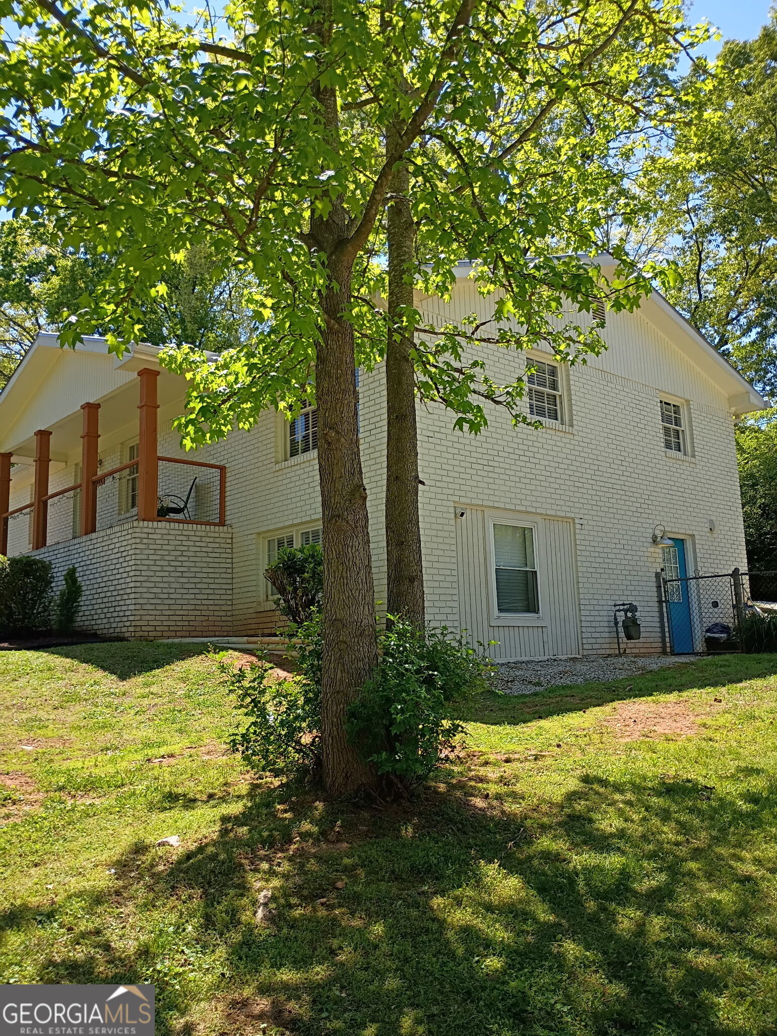 1611 Carlton AVE