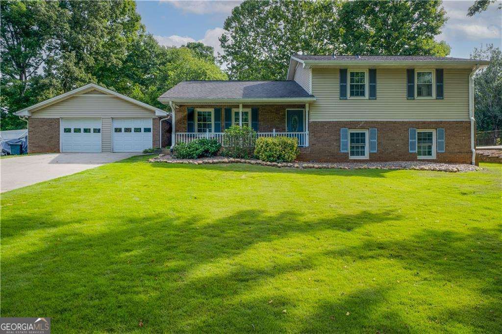 Photo of 11165 Crosshaven Drive, Roswell, GA 30075 (MLS # 10725138)