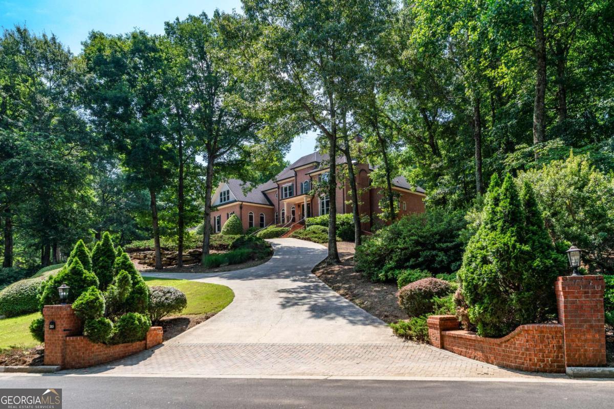 2115 Tee DR
