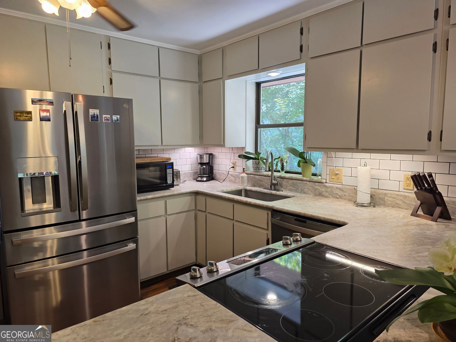 231 Laurelwood